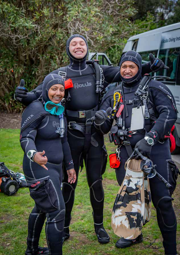 image of divers